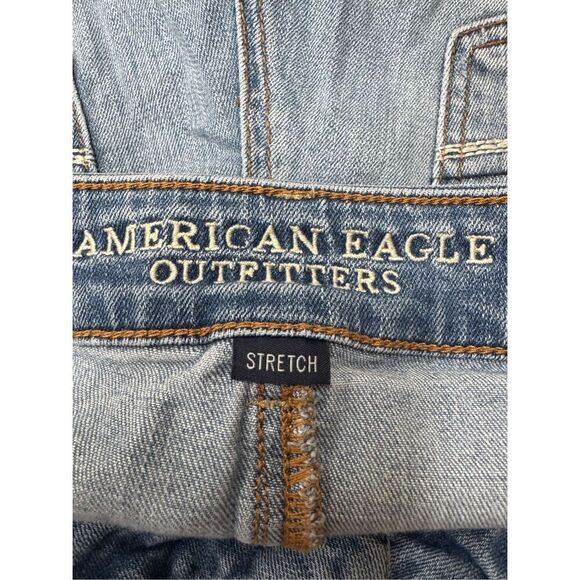 American Eagle Stretch Button Fly Tomgirl Distressed Jeans Size 2 - Picture 5 of 10